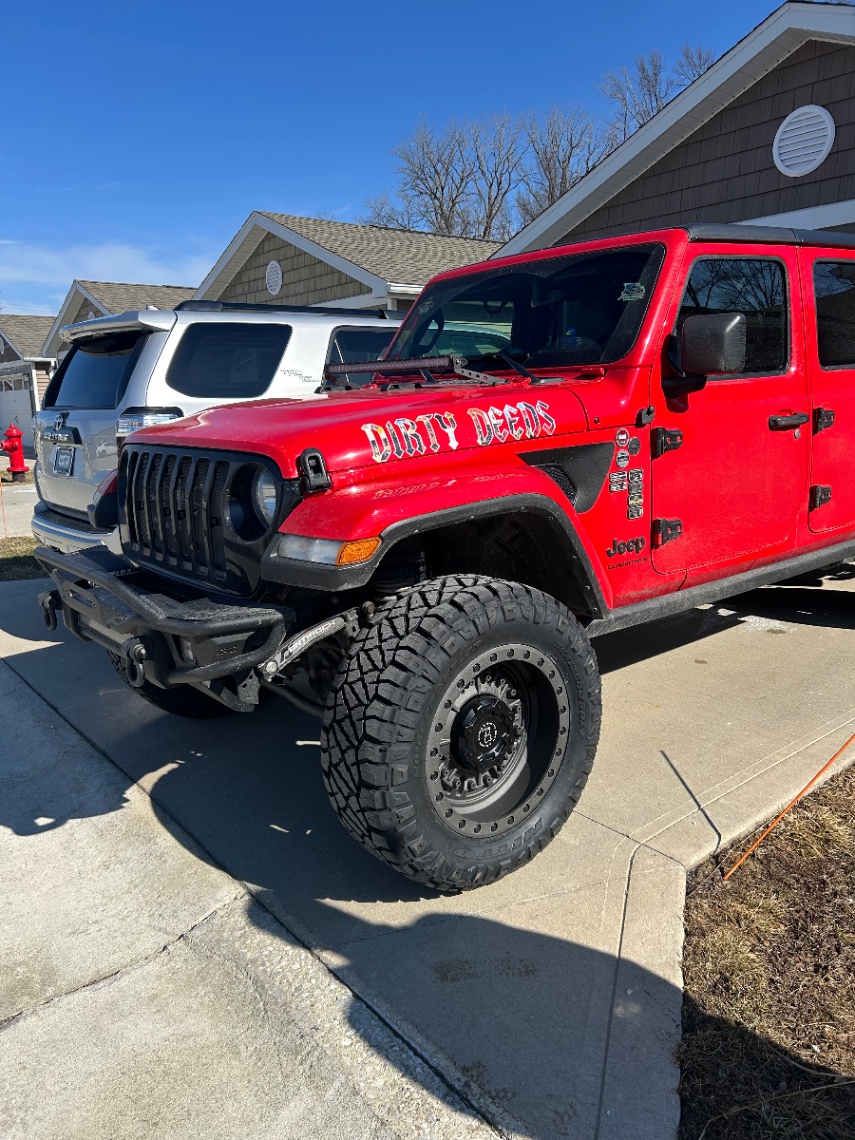 2023 Jeep Gladiator on Fox parts