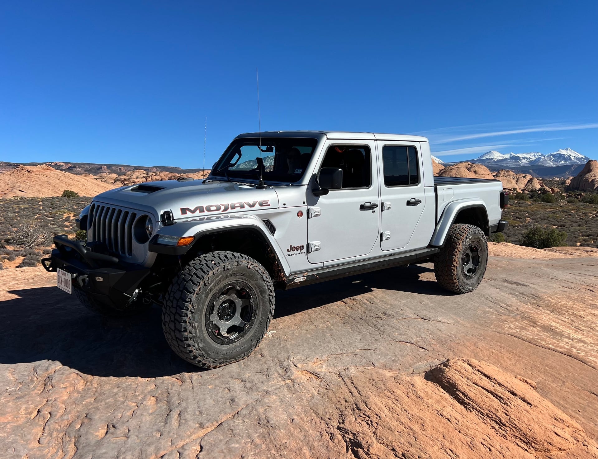 2023 Jeep Gladiator JT on Oracle parts