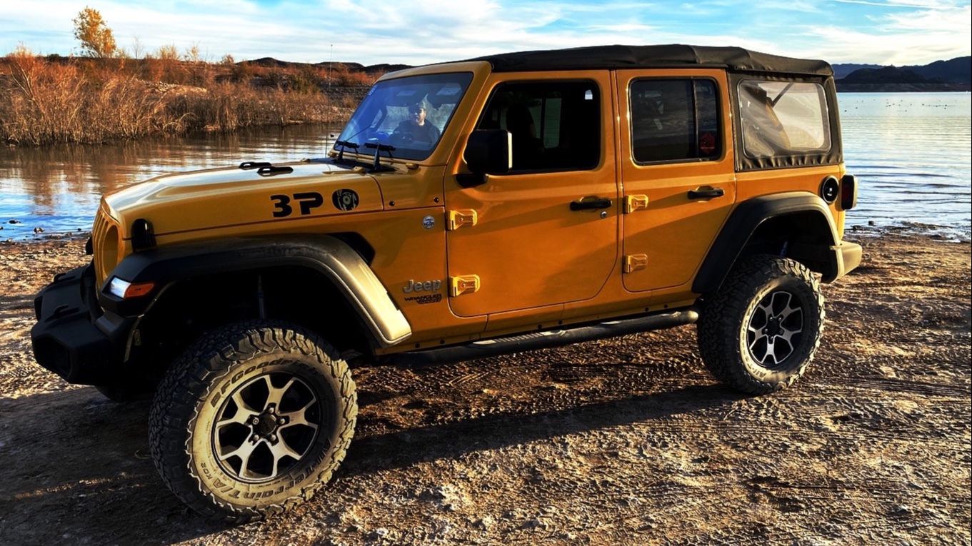 2018 Jeep Wrangler JLU on Dirty Dog 4x4 parts