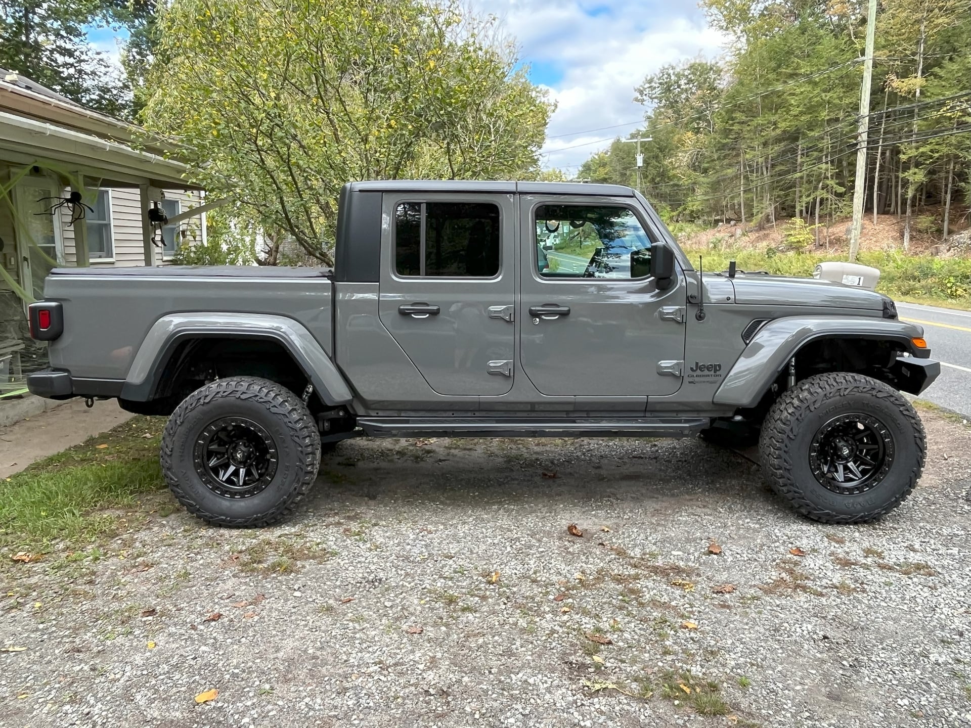 2021 Jeep Gladiator JT on Midland MXT275