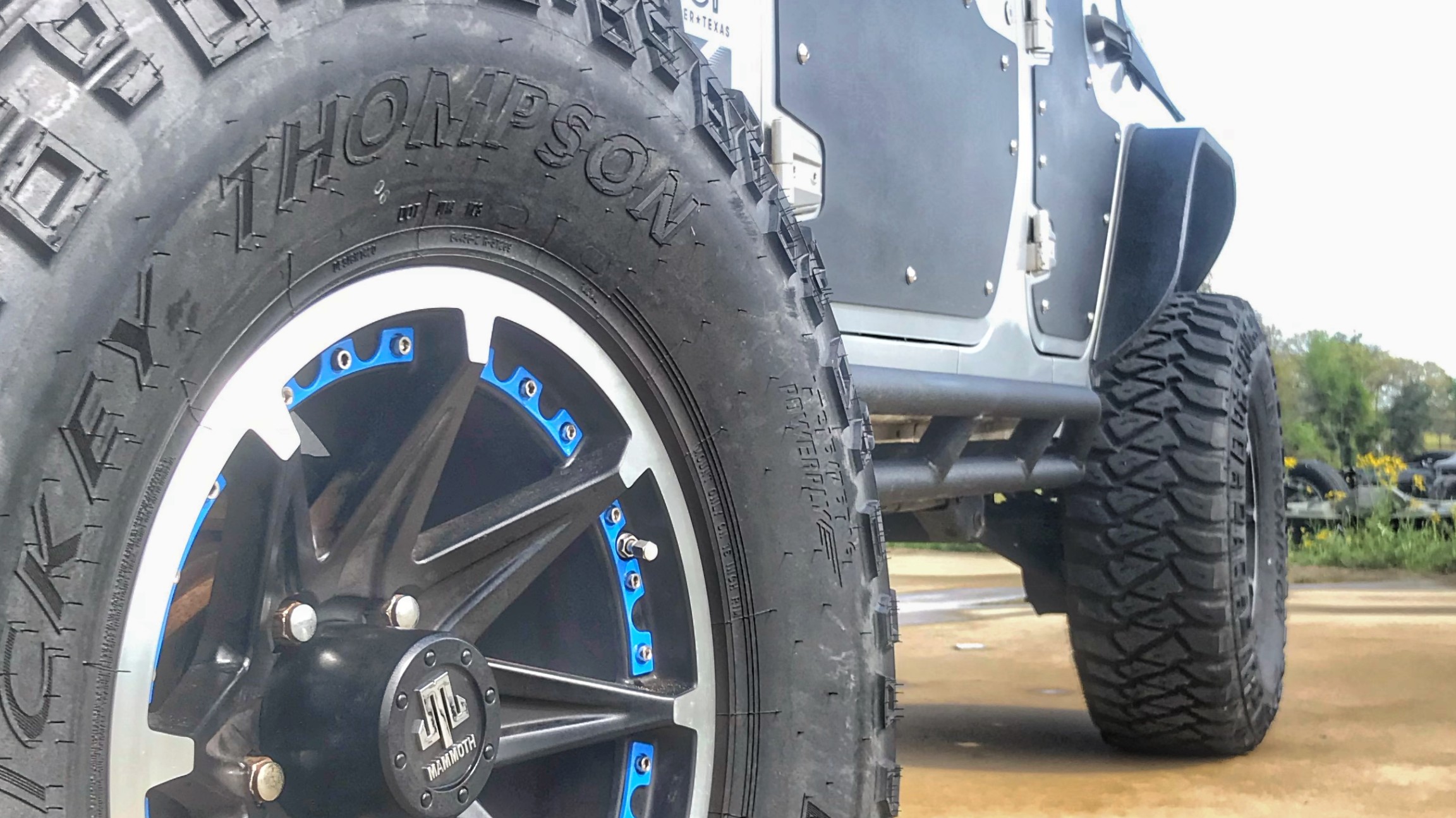 2009 Jeep Wrangler JKU on Drake Offroad parts