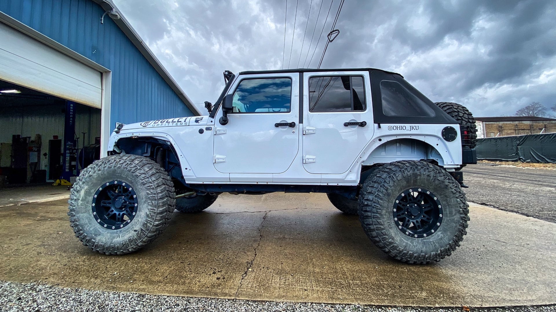 2015 Jeep Wrangler JKU on Teraflex Falcon Nexus EF 2.2 Fast Adjust Steering Stabilizer