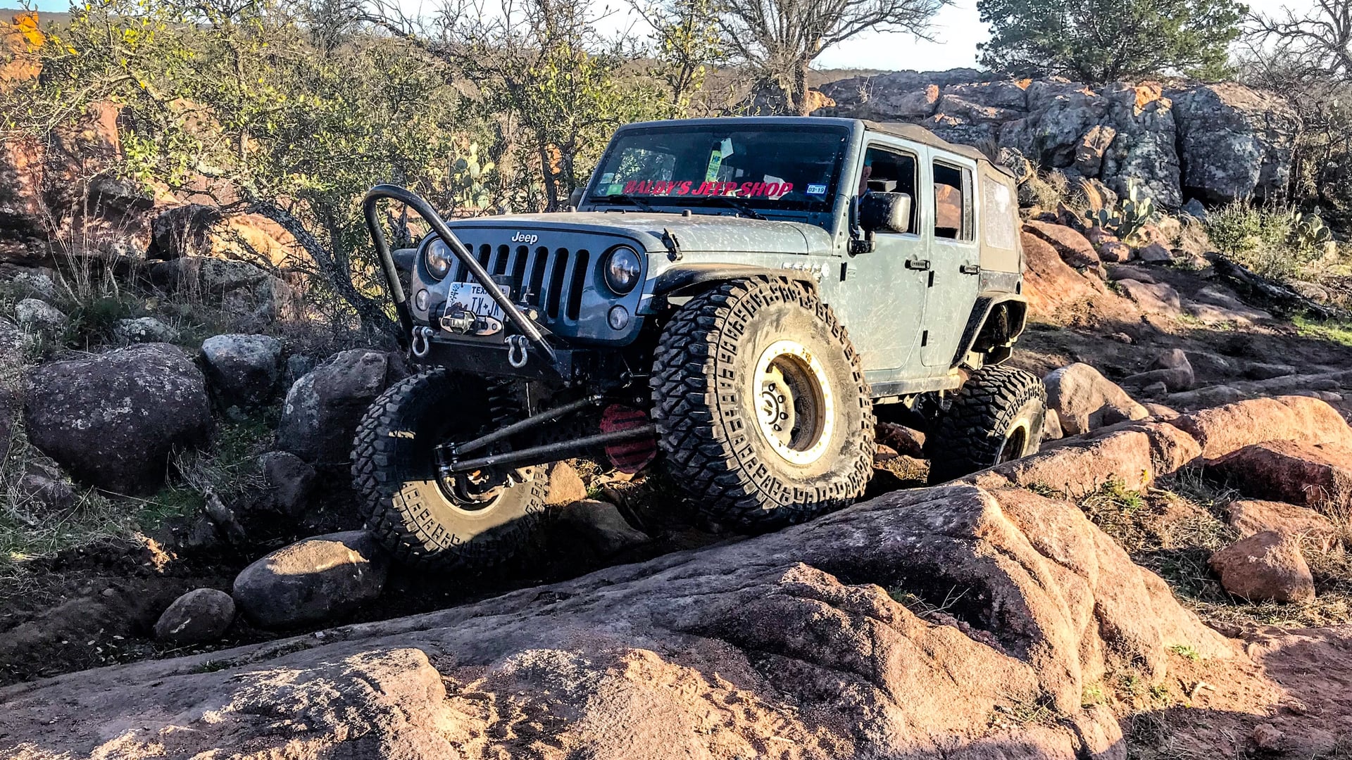 2015 Jeep Wrangler JKU on Crawler Conceptz parts