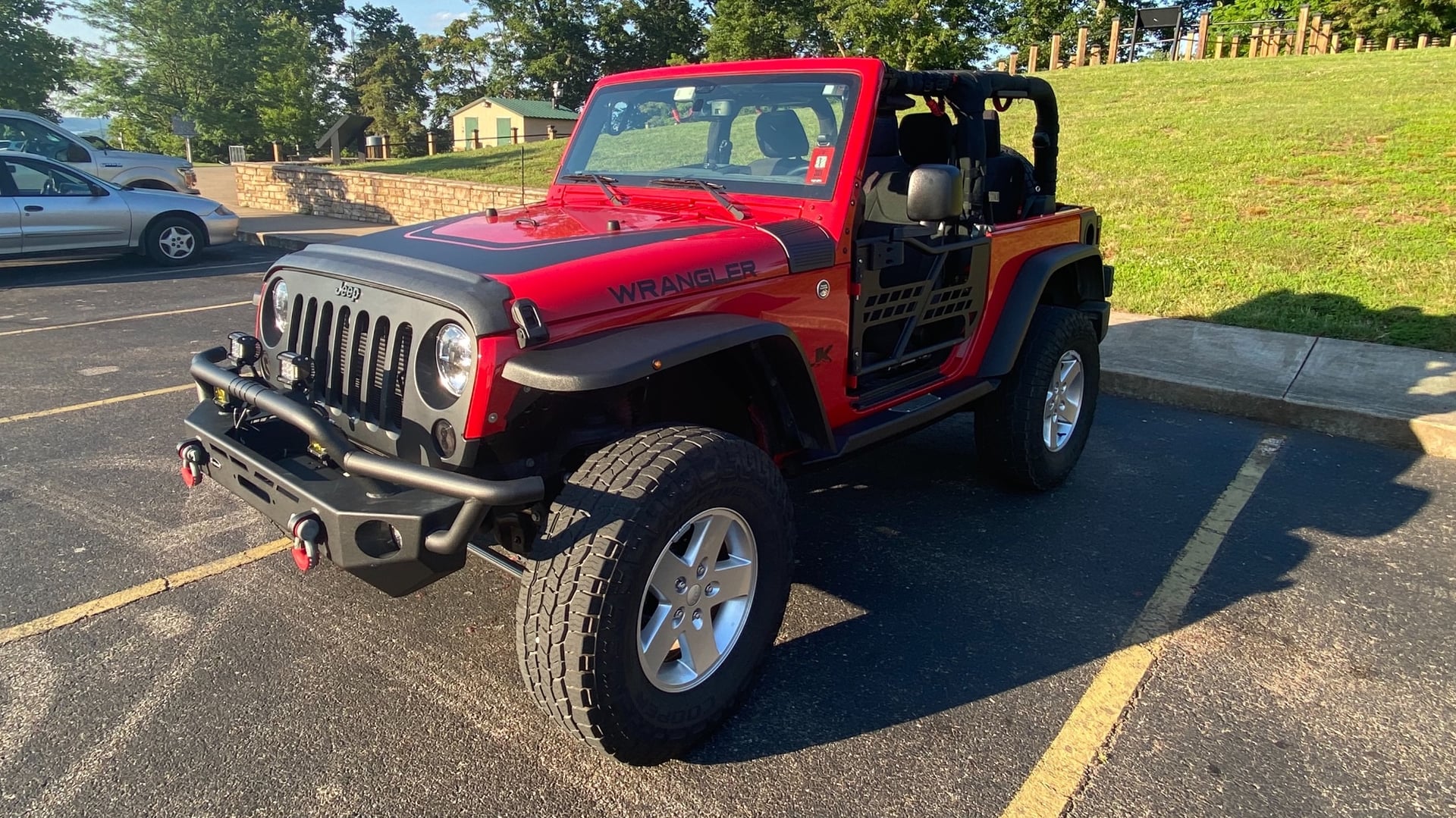 2015 Jeep Wrangler JK on Alien Sunshade parts