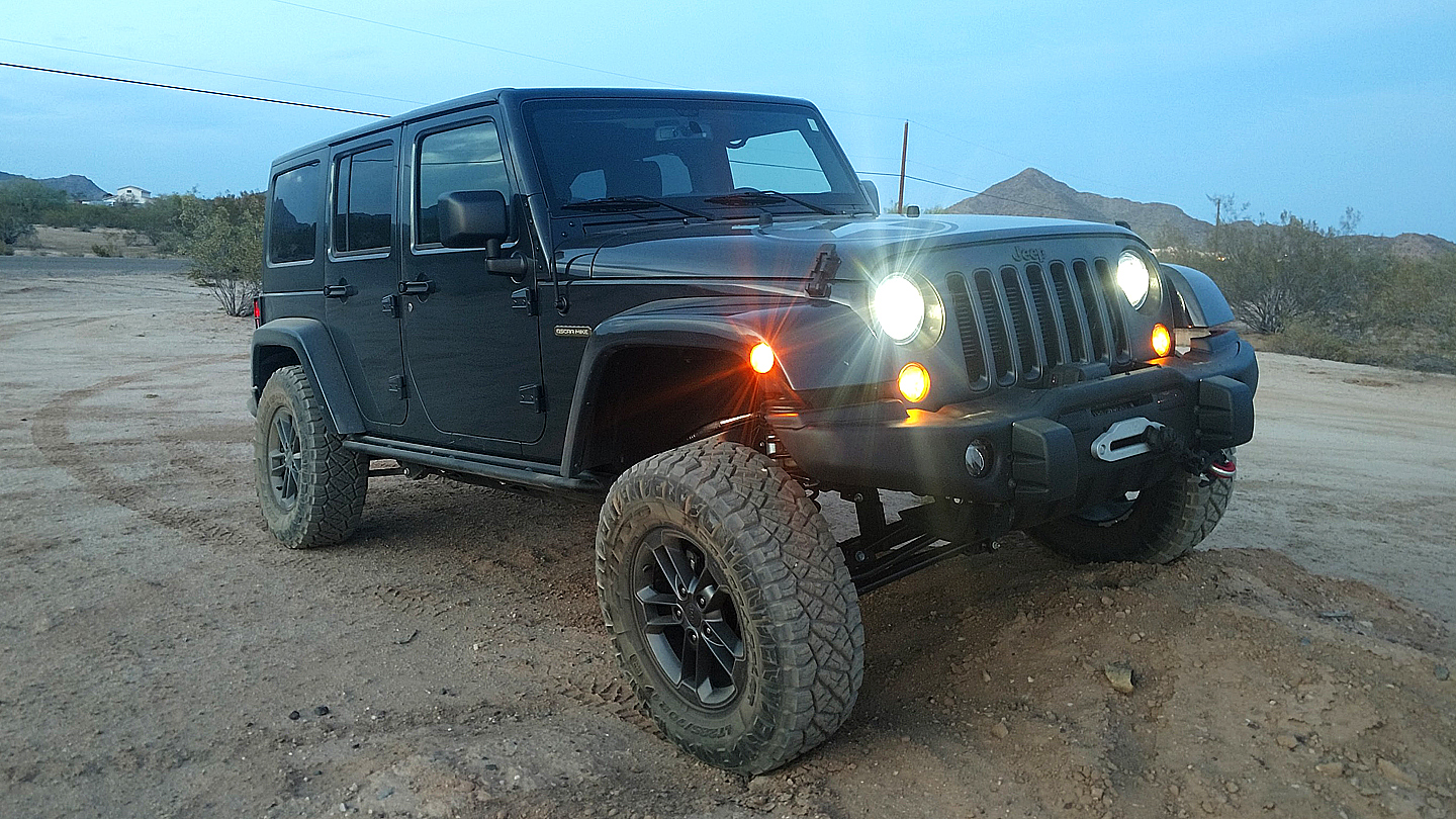2018 Jeep Wrangler on Hi-Lift Patriot Edition Jack
