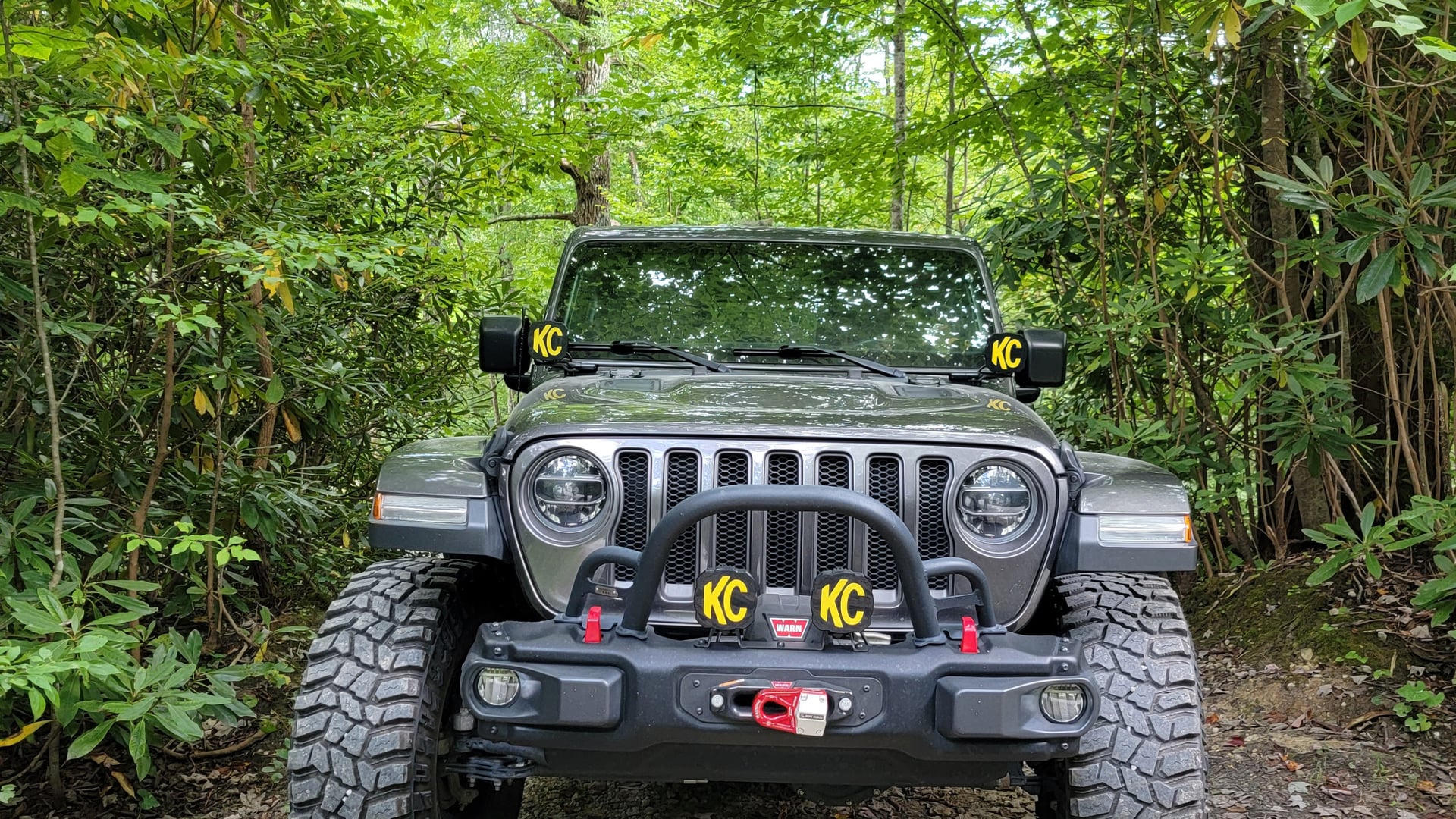 2018 Jeep Wrangler JLU on Factor 55 FlatLink E