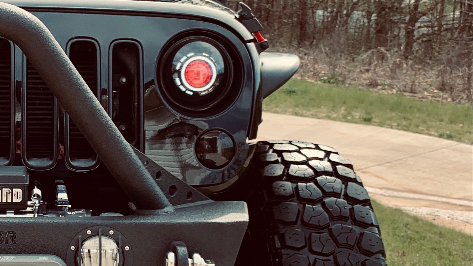2017 Jeep Wrangler JKU on Alien Sunshade parts