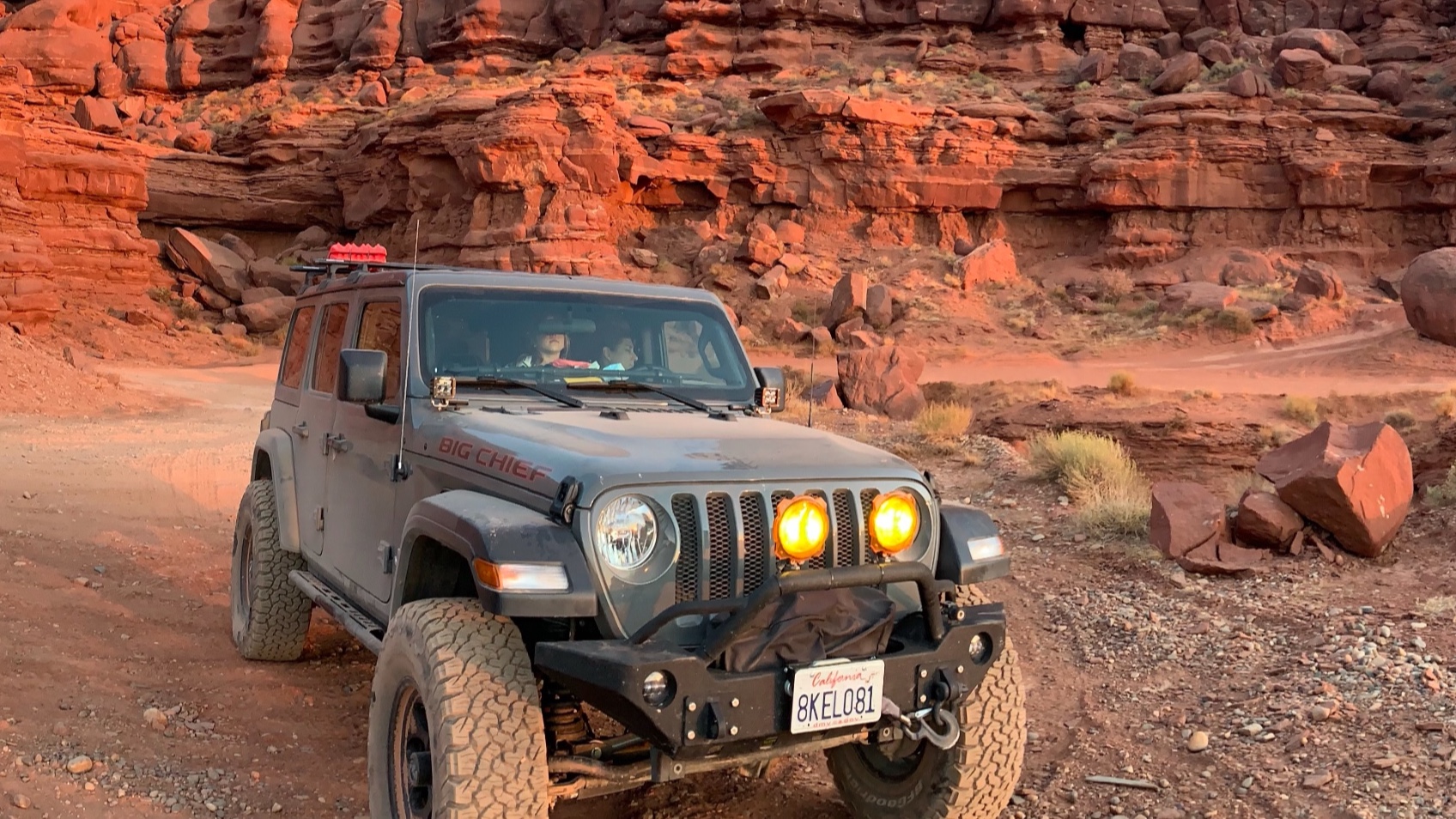 2018 Jeep Wrangler JLU on Vector Offroad parts