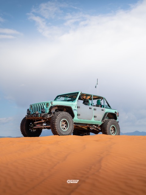 2018 Jeep Wrangler JLU on Motobilt Crusher Rear Bumper
