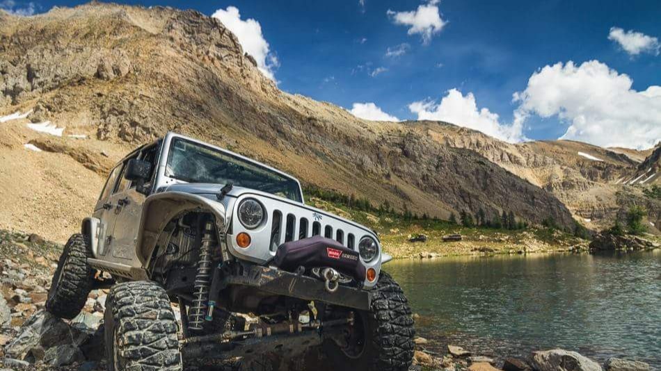 2007 Jeep Wrangler JKU on Warn Zeon 10-S Platinum