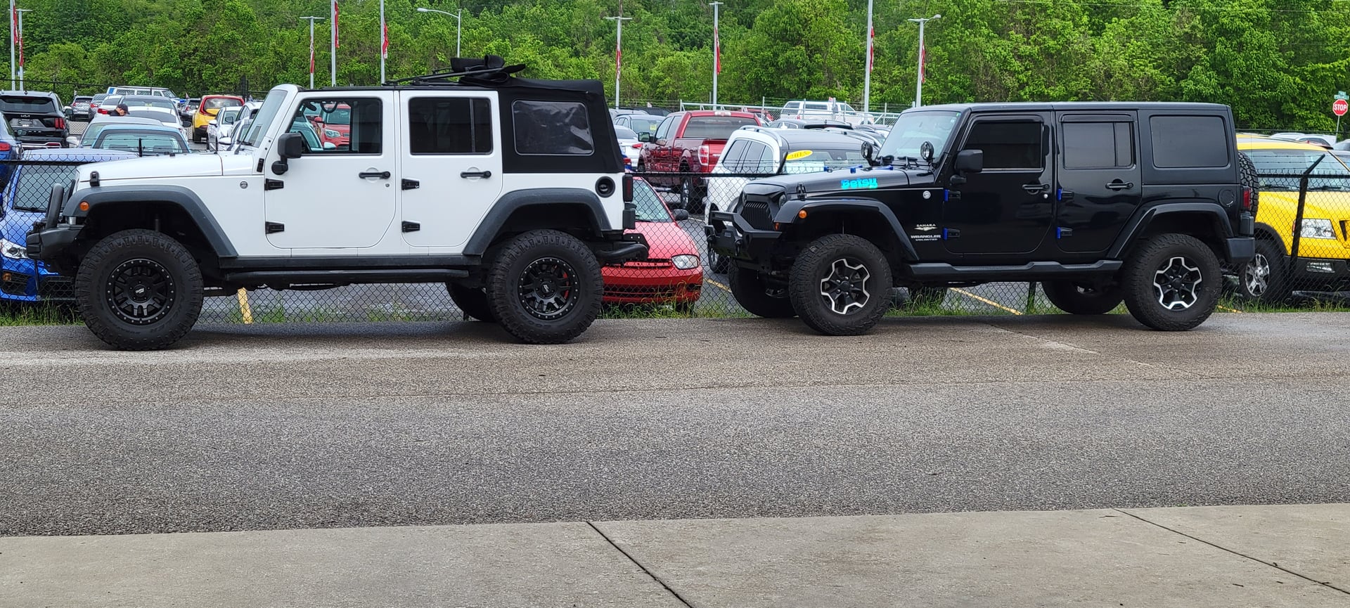 2011 Jeep Wrangler JKU on Rough Country exterior parts