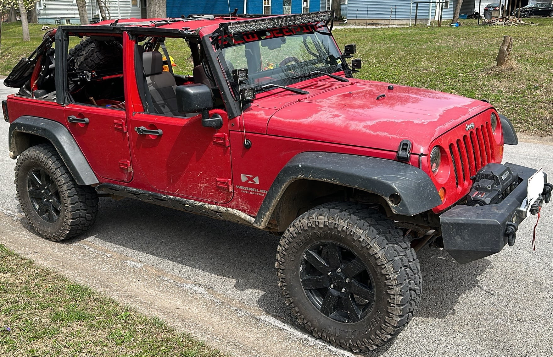 2008 Jeep Wrangler JKU on Alien Sunshade parts