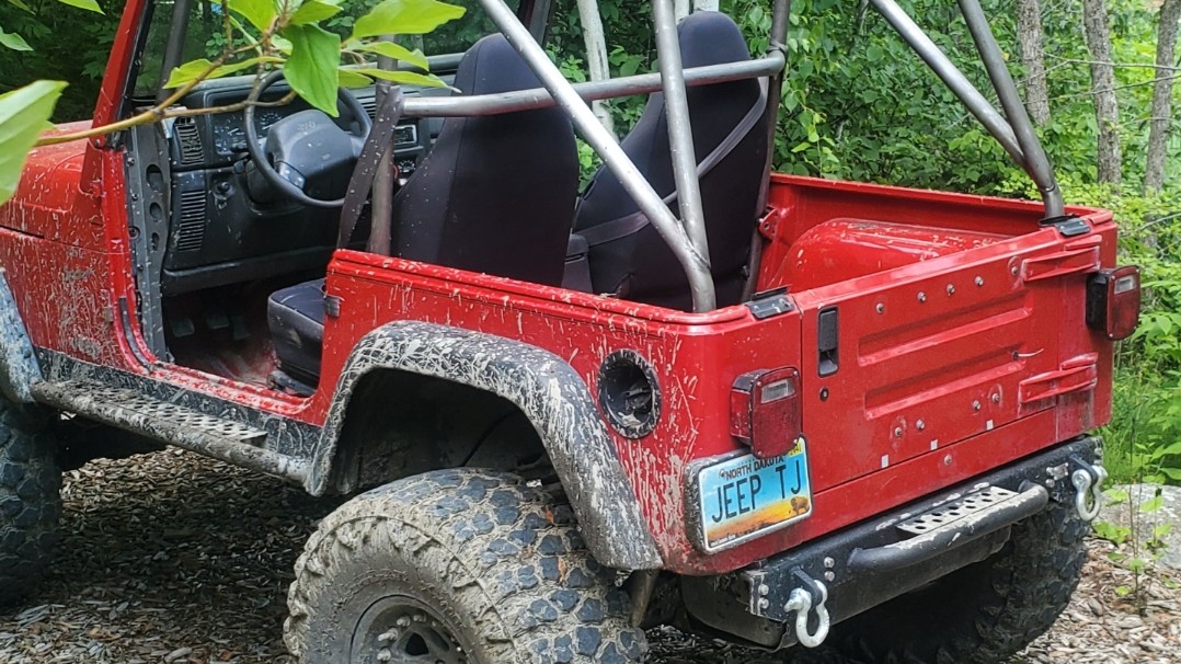 2000 Jeep Wrangler TJ on Iron Rock Offroad parts