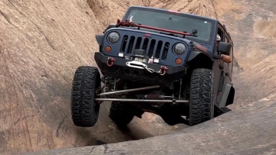 2008 Jeep Wrangler JKU on Vector Offroad parts
