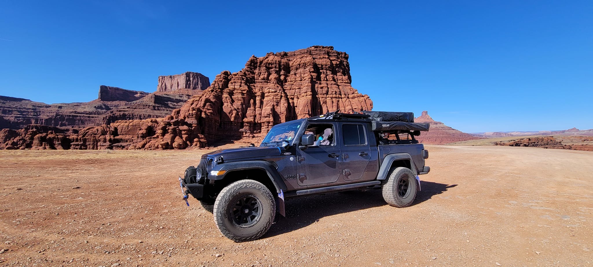 2020 Jeep Gladiator JT on Rhino Rack Backbone