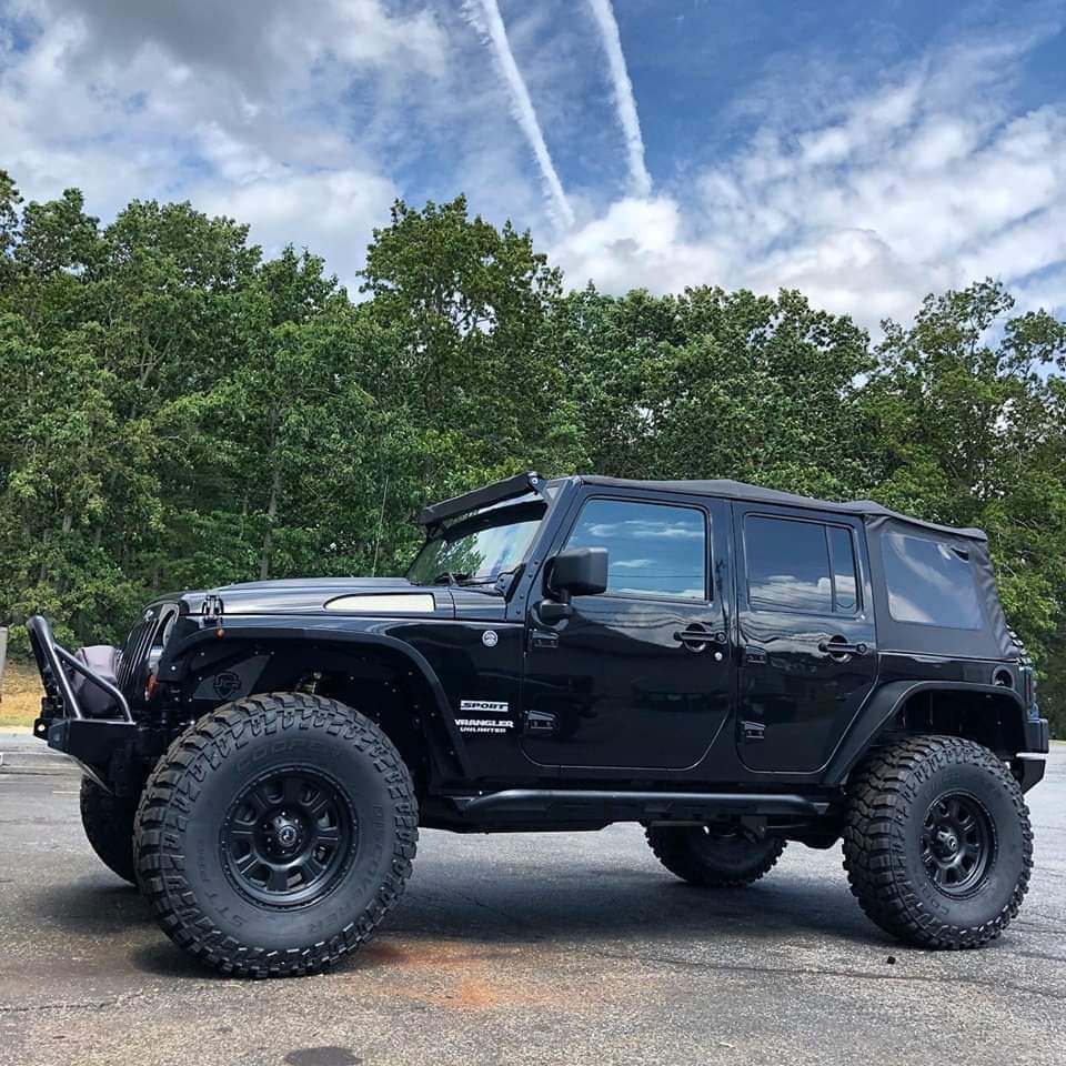 2012 Jeep Wrangler JKU on Rubicon Express parts