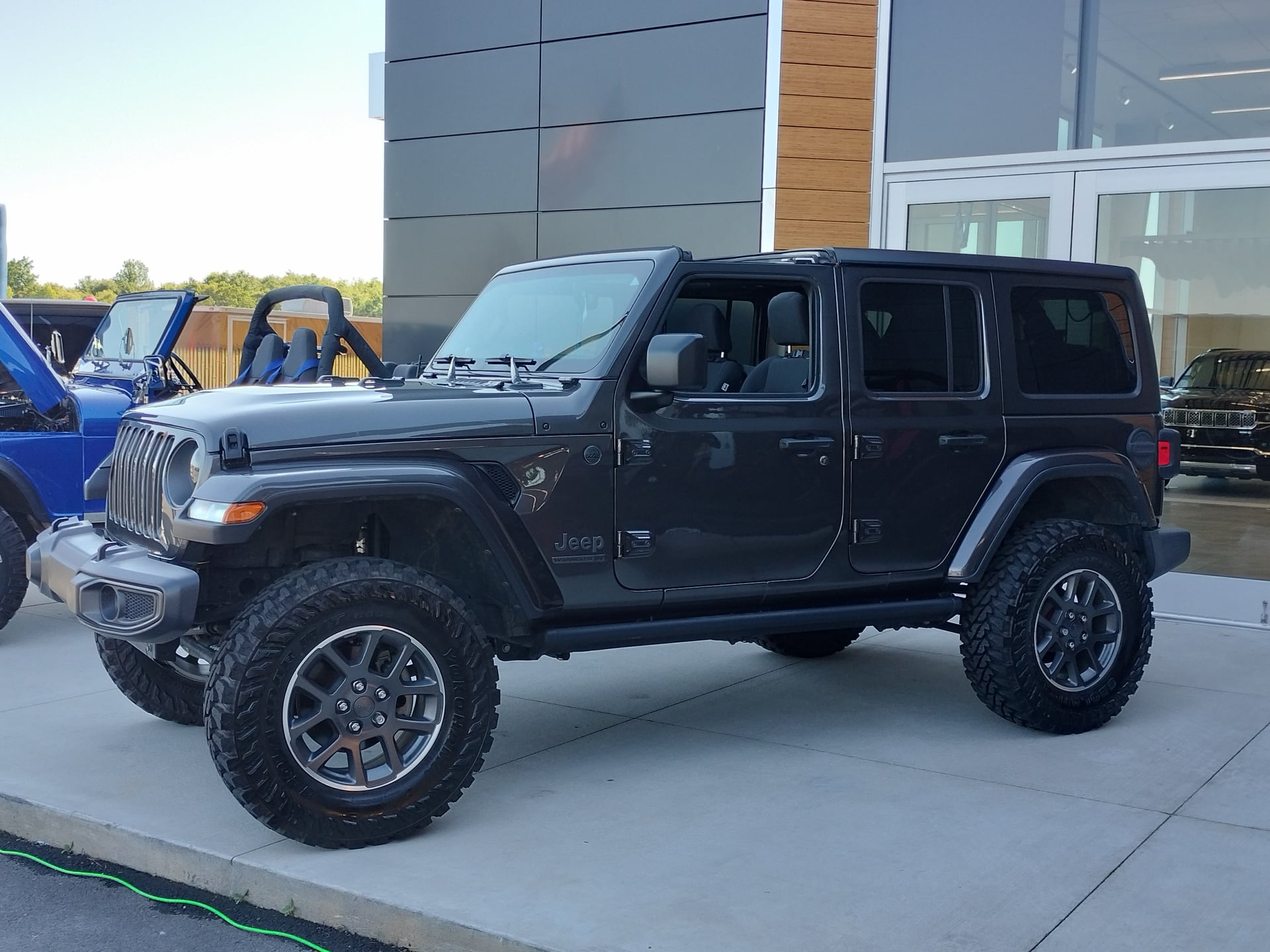 2021 Jeep Wrangler JLU on Rough Country exterior parts