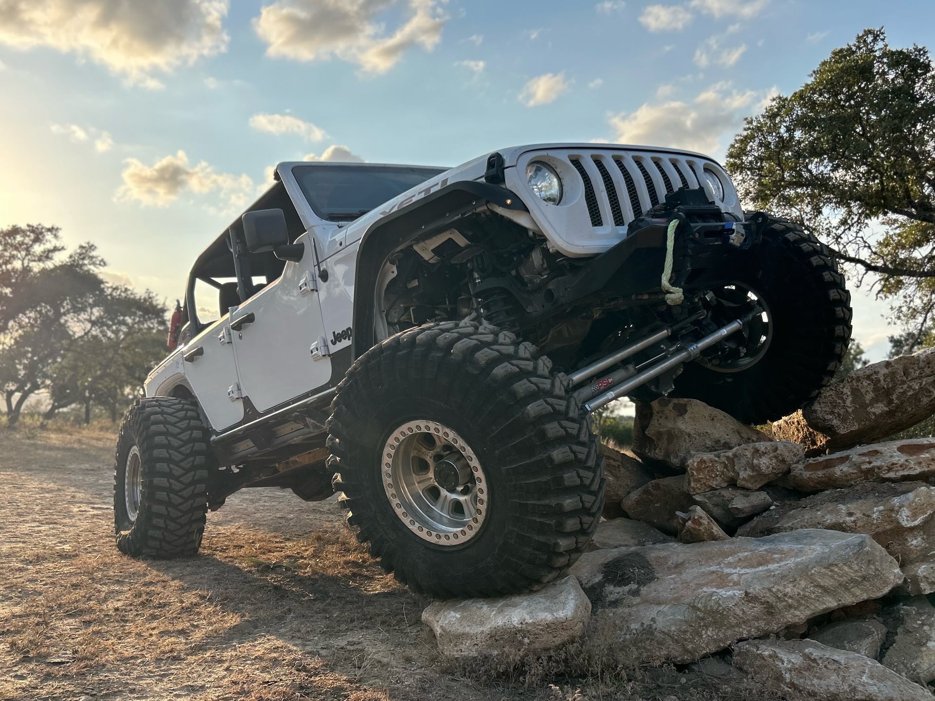 2021 Jeep Wrangler JLU on Motobilt Crusher Rear Bumper