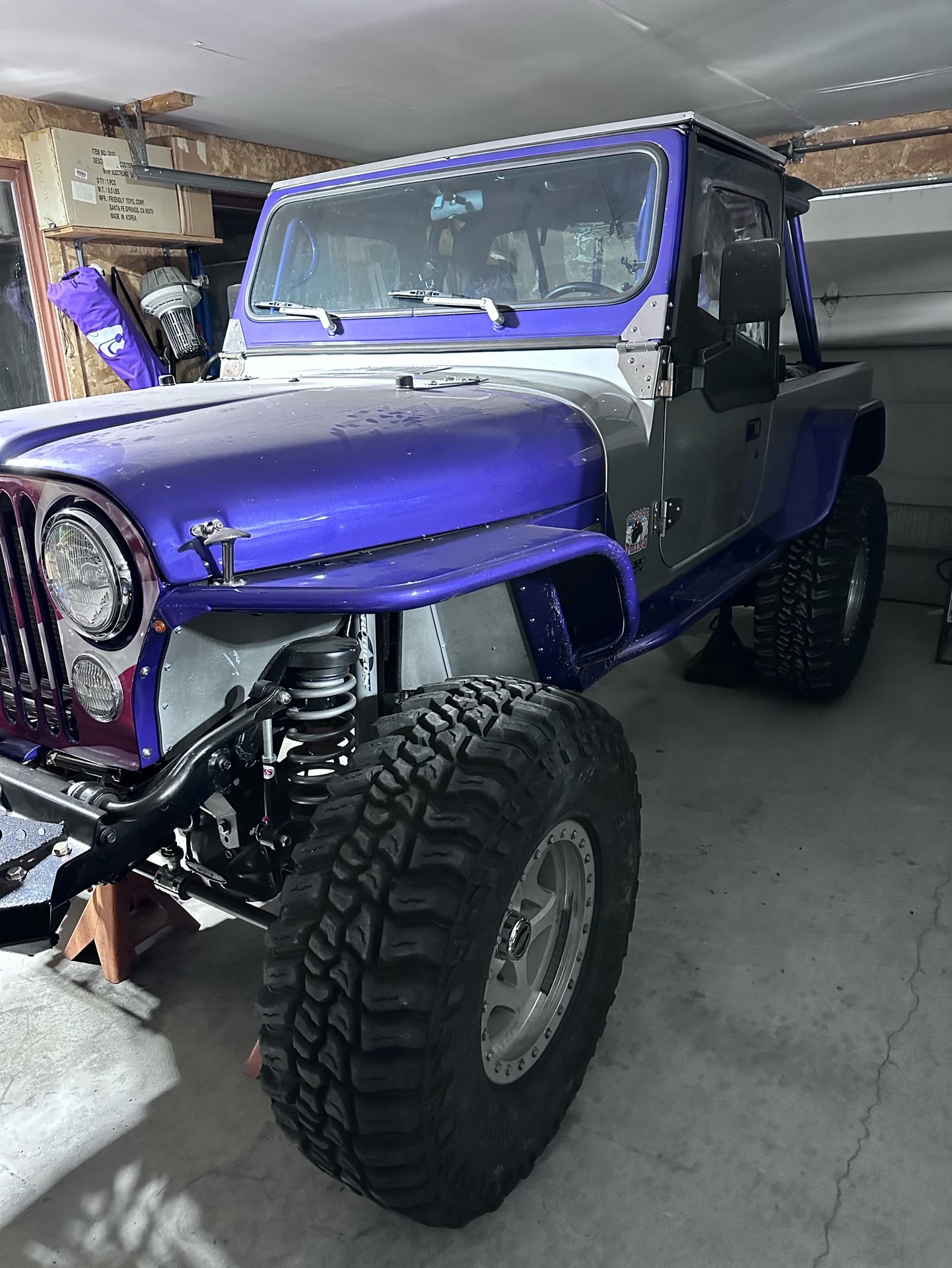 1985 Jeep Scrambler CJ-8 on Mickey Thompson Baja Boss