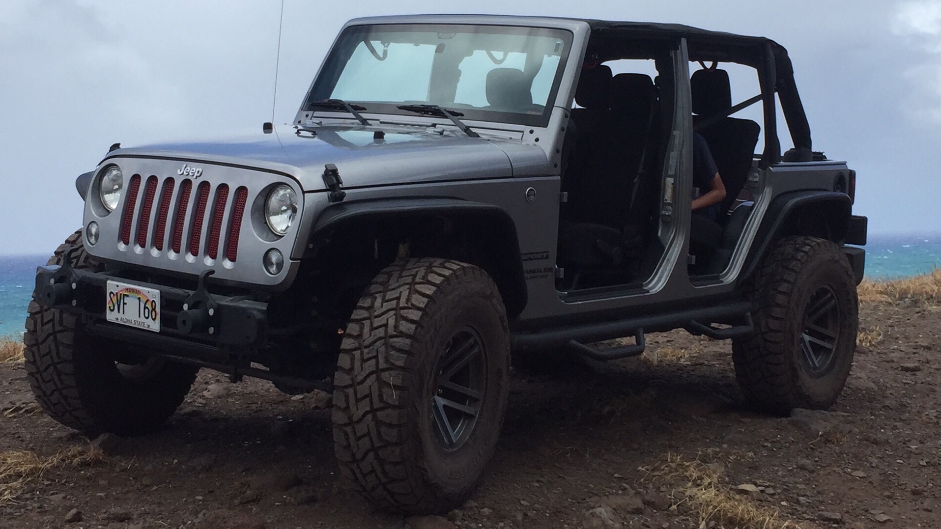 2016 Jeep Wrangler JKU on Drake Offroad parts
